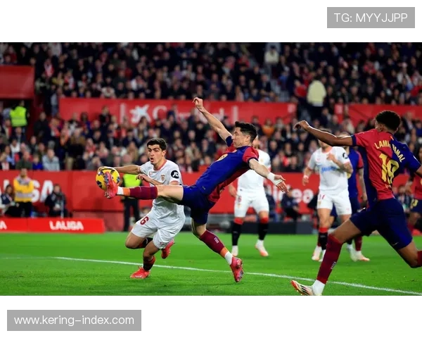 巴萨半场2-0领先皇马，莱万双响诺坎普沸腾